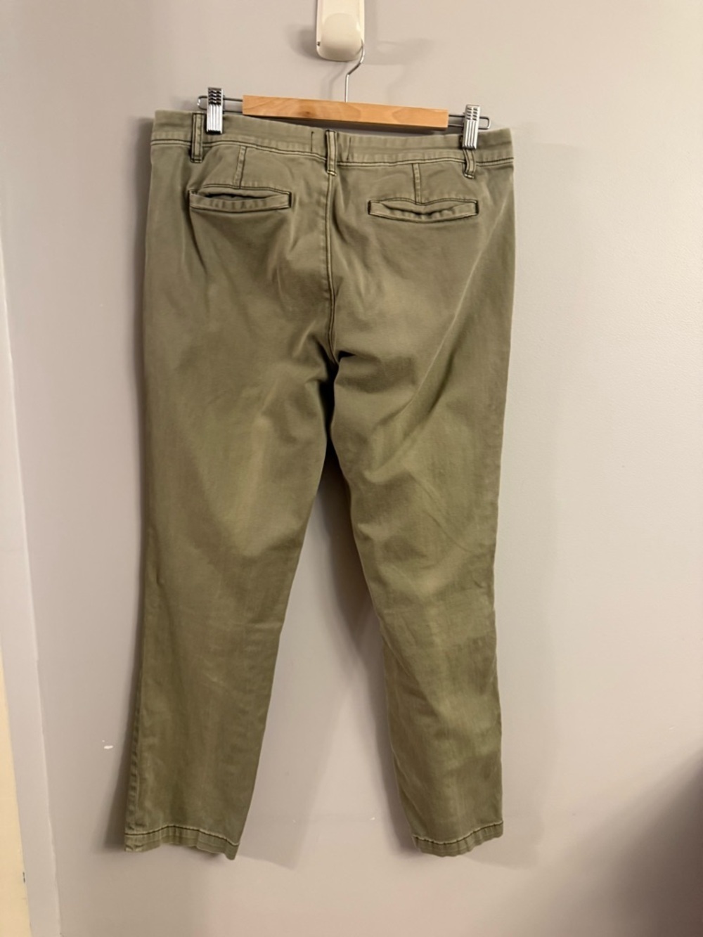 Caslon Olive Green Stretch Chino Pants Size 12 Classic Slim Fit Mid Rise - Picture 3 of 6